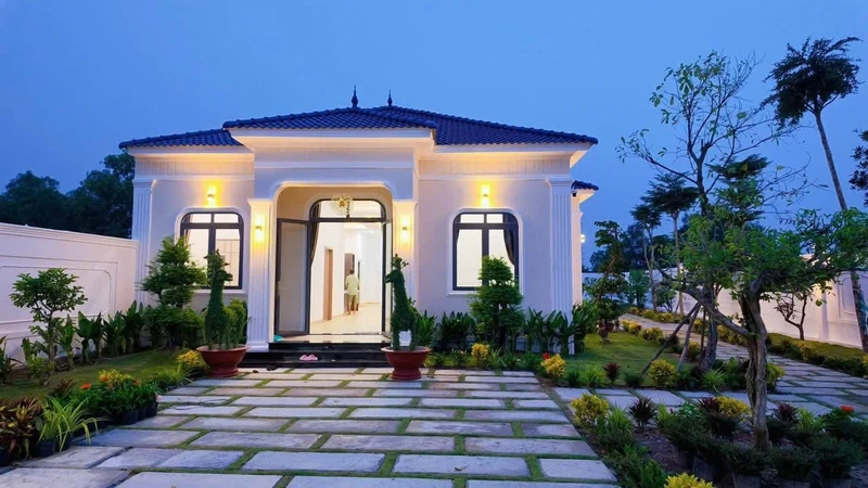 Biệt thự 2 mặt tiền 1.100m² view bờ hồ Đức Hòa, Long An