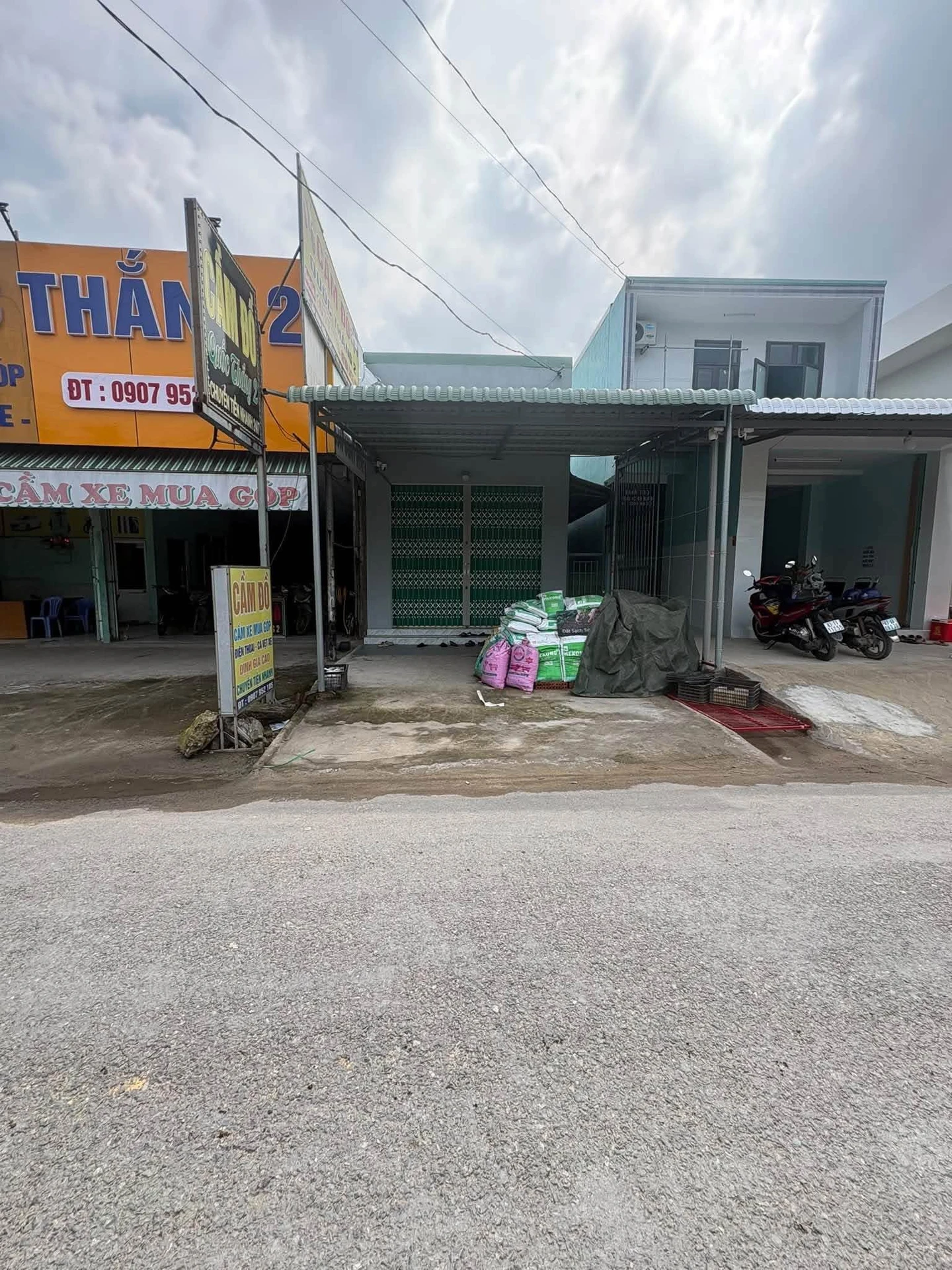 Bán nhà mặt tiền 195m² Tám Bình, Đức Hoà, Long An 3.6 tỷ - Ảnh 1