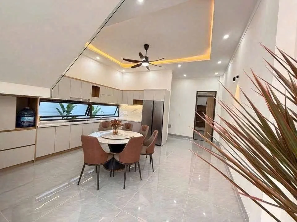 Nhà lầu Phước Tân 130m² 3 phòng ngủ, sổ hồng riêng - Ảnh thu nhỏ 4
