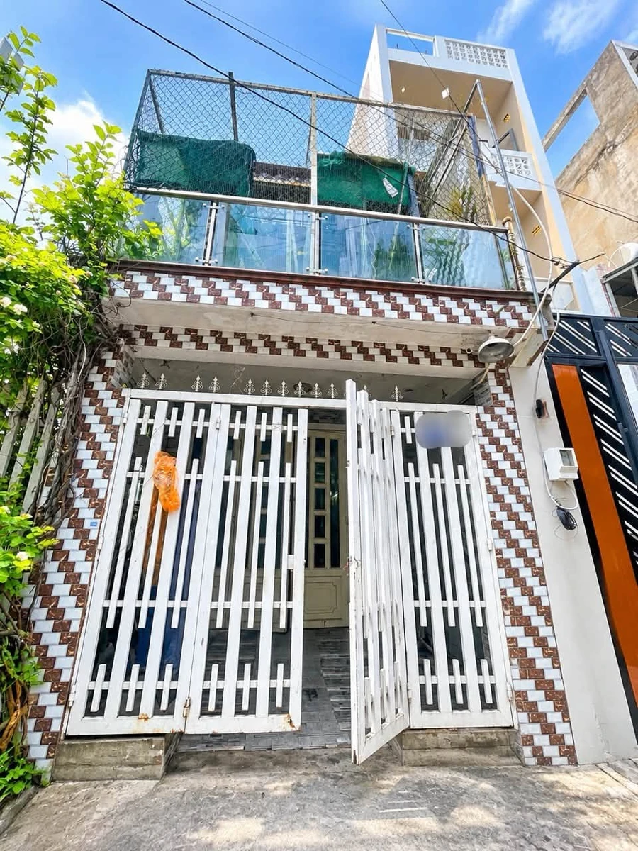 Bán nhà 2 tầng 4x16m sát chợ Hồ Học Lãm, Bình Tân giá 4,2 tỷ - Ảnh 1
