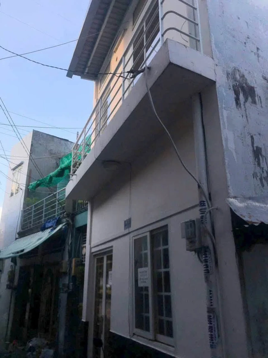 Bán nhà 2 tầng 20m2 gần mặt tiền Phạm Văn Đồng, Bình Thạnh - Ảnh 1