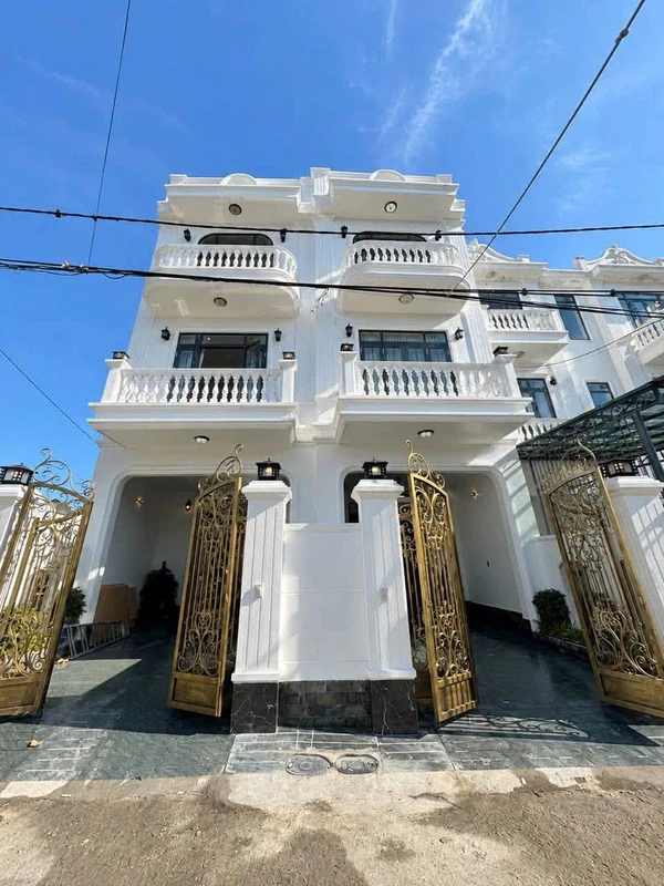Bán nhà 3 tầng mặt tiền 195m² Châu Văn Hùng Huế 3,65 tỷ