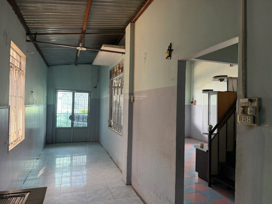 Bán nhà Hai mặt tiền hẻm ôtô, cạnh trường THCS Hùng Vươn trung tâm Buôn Ma Thuột chỉ 3 tỷ 390 triệu - Ảnh thu nhỏ 2