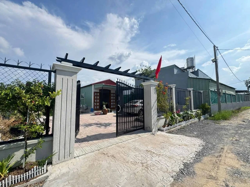 Bán nhà vườn 1100 m² Bến Lức, Long An 2.5 tỷ