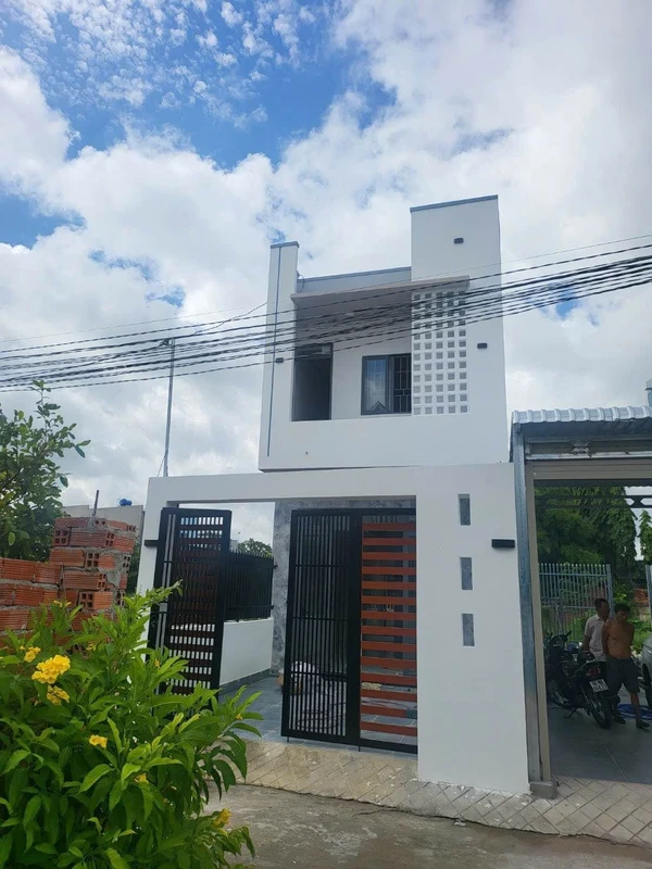 Nhà lầu 3PN/3WC 80m² giá 1tỷ8 Đức Hoà