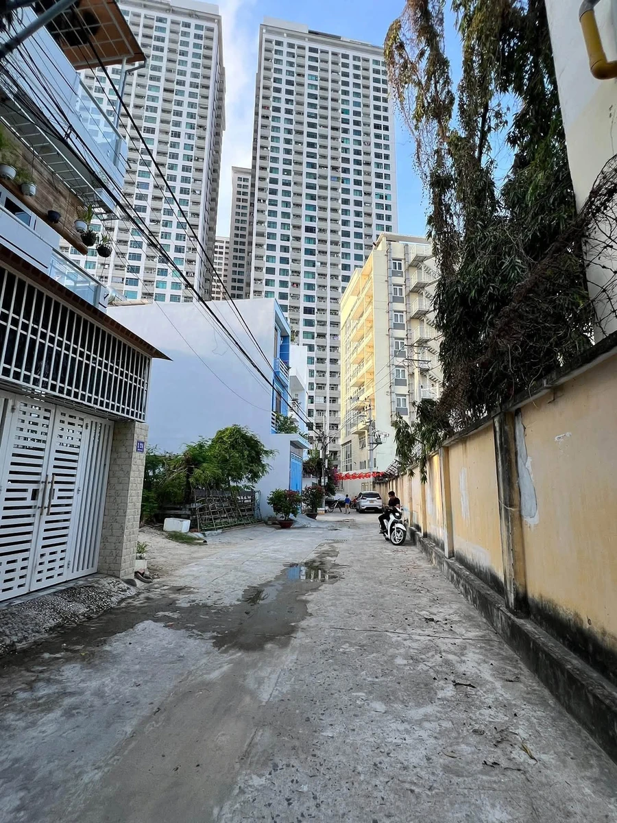 Bán nhà 4 tầng view biển 180m² Nha Trang 10,5 tỷ, dòng tiền 18tr/tháng - Ảnh thu nhỏ 2