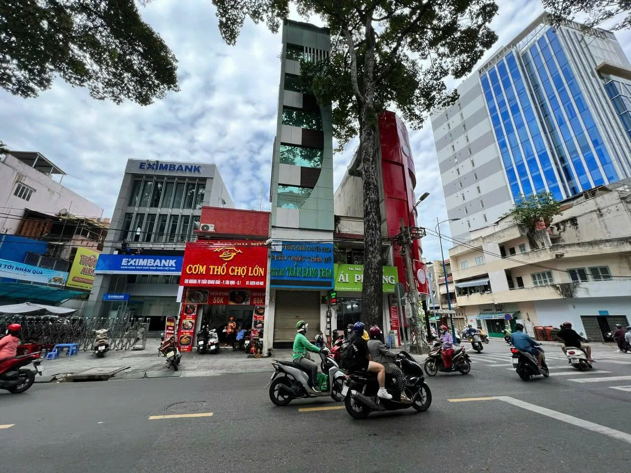 Bán nhà mặt tiền Trần Quang Khải 65m² Quận 1, có dòng tiền cho thuê - Ảnh 1