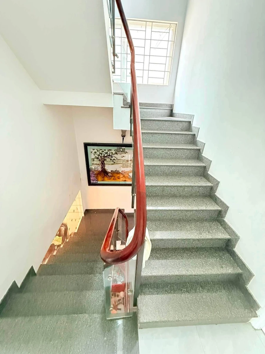 Bán nhà mặt tiền 1 trệt 3 lầu 270m2 Vũng Tàu 9,7 tỷ - Ảnh thu nhỏ 4