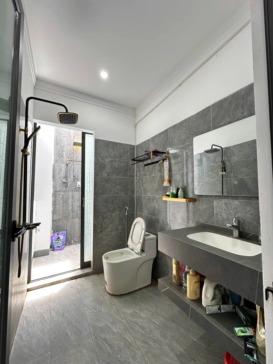 Bán nhà 5x20m, 2PN 2WC full nội thất đường Y Moan, Buôn Ma Thuột, giá 2,39 tỷ - Ảnh thu nhỏ 5