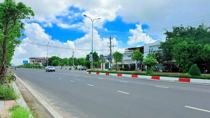 Bán đất mặt tiền Nguyễn Tất Thành Long Hải 102.9m2 3 tỷ 800