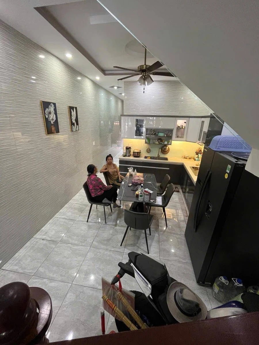 Bán nhà mặt tiền Phan Đăng Lưu, 111.7m², 4 PN, 5 tỷ - Ảnh thu nhỏ 5