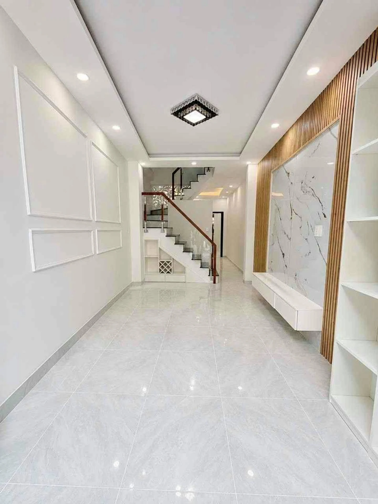 Bán nhà 2 tầng 3 phòng ngủ mặt tiền Phú Định, Tân Phú, 3,95 tỷ - Ảnh 1