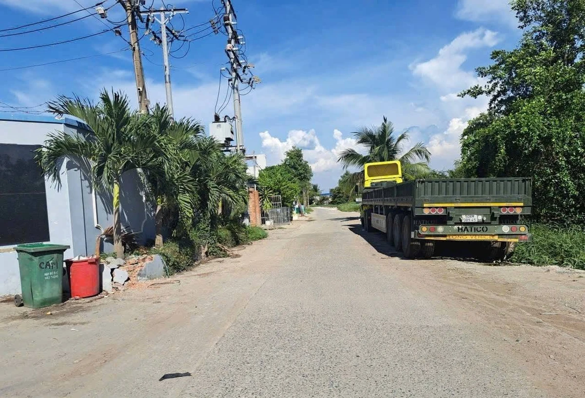Bán đất mặt tiền đường Kênh Học Trò, 128m2 giá 2,2 tỷ, Bến Lức, Tây Ninh - Ảnh 1