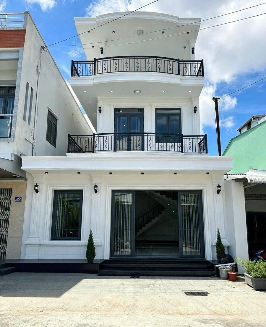 Bán nhà mặt tiền đường Thành Thái 7,2x22m, 4 phòng ngủ, Rạch Giá, Kiên Giang - Ảnh 1