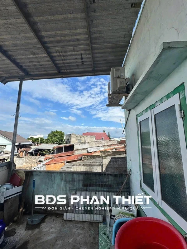 Bán 2 căn nhà sát mặt tiền Quốc Lộ 1A, 60m2 đất, 750 triệu