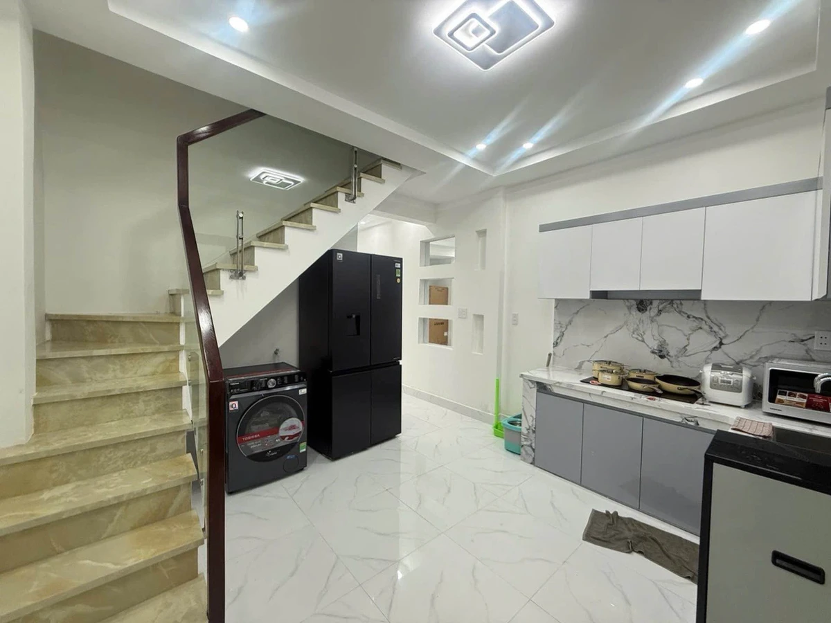 Bán nhà 2 tầng 4x12m hẻm xe hơi 6m, 4PN, sổ hồng riêng đường Lê Đình Cẩn, Bình Tân - Ảnh 1