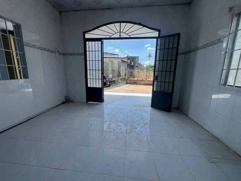 Bán nhà 2 phòng ngủ 172m² Chợ Lách, Bến Tre - 650 triệu