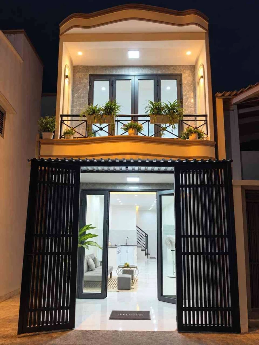 Bán nhà 2 tầng mặt tiền Quận 6, 35m2, 2PN, gần 4 tỷ - Ảnh 1