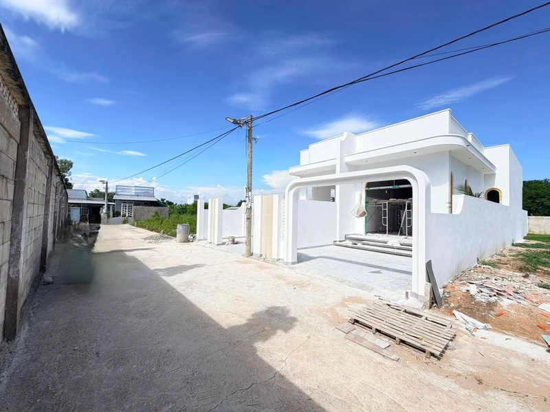 Nhà phố mới 2 phòng, 100m², Gò Công, Tiền Giang