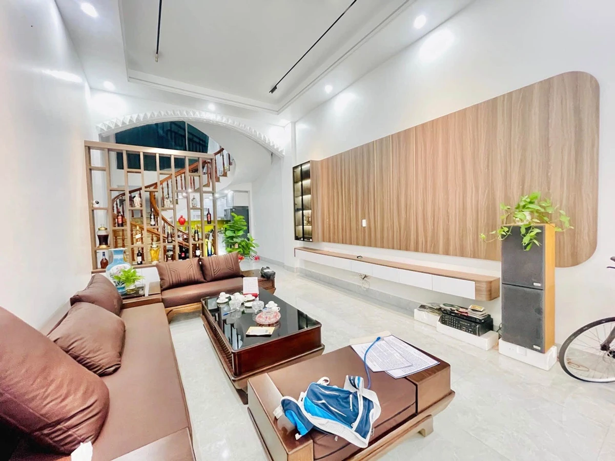 Bán nhà 95m² 3 tầng Chùa Hàng 5,5 tỷ - Ảnh thu nhỏ 4