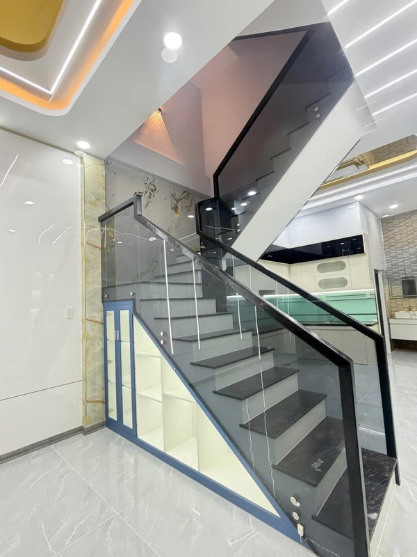 Bán nhà Dĩ An 70,6m² 4PN sổ riêng 5,65 tỷ