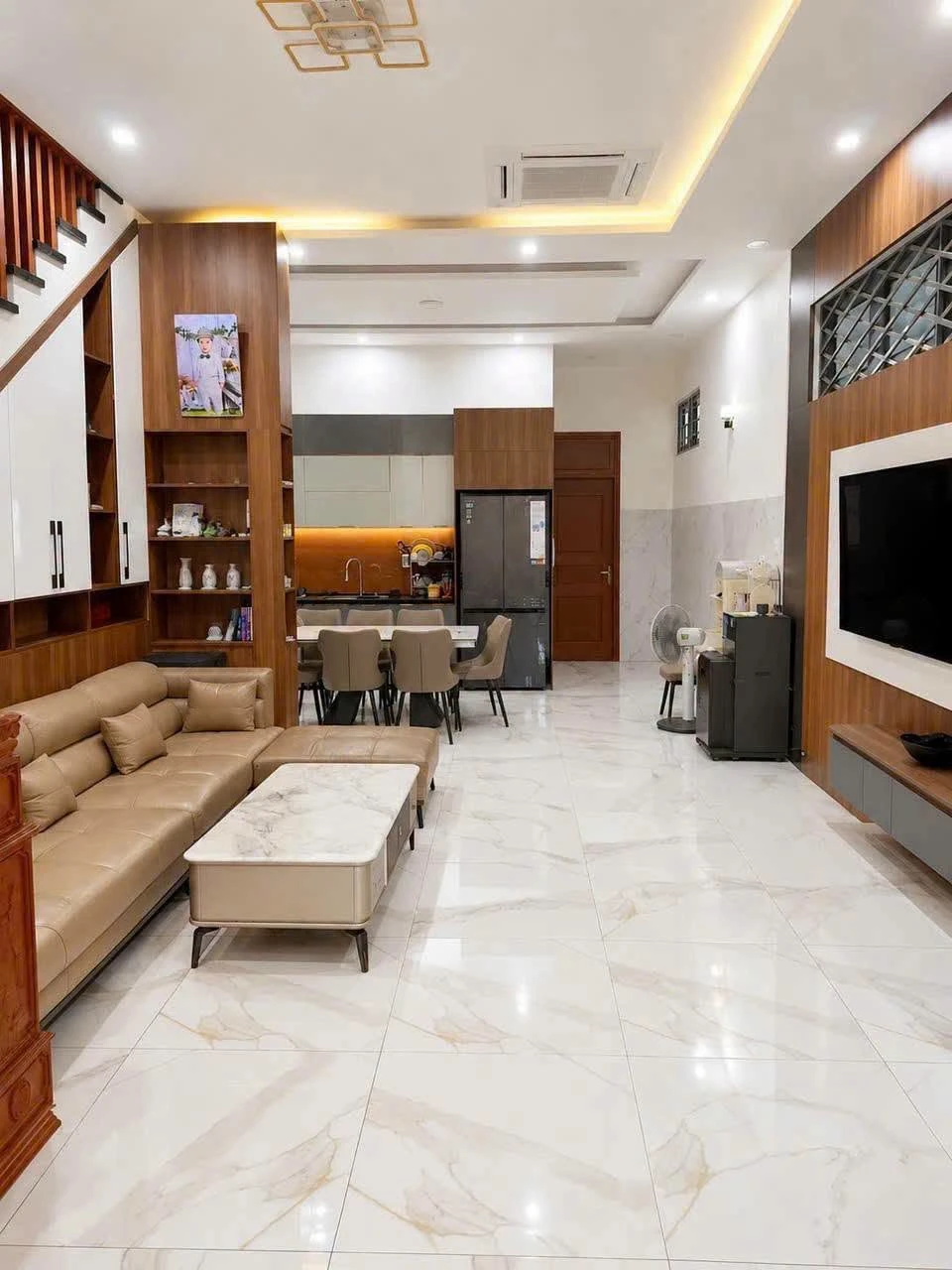 Bán nhà mặt tiền Nguyễn Thị Minh Khai Quy Nhơn 115m2 3 tầng - Ảnh 1