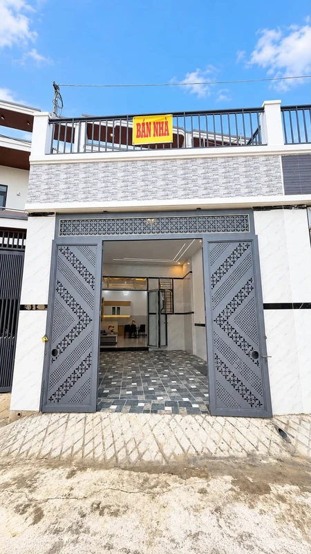 Bán nhà lầu trệt 100m² 4PN sân đậu xe tải tại Khánh Bình, Tân Uyên, Bình Dương