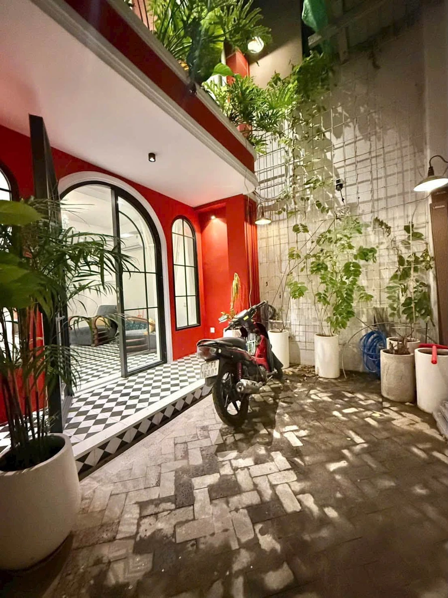 Bán nhà mặt tiền lùi 4x18m, 3 tầng, 4PN, đường Huyền Quang, Quận 1 - Ảnh thu nhỏ 2