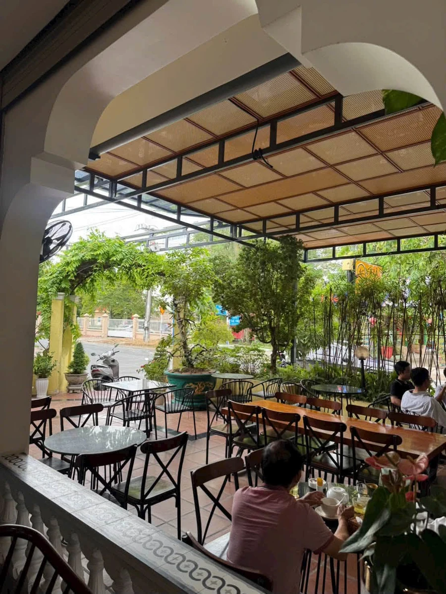 Bán shophouse góc 2 mặt tiền 330m² Quận 1 - Ảnh thu nhỏ 2