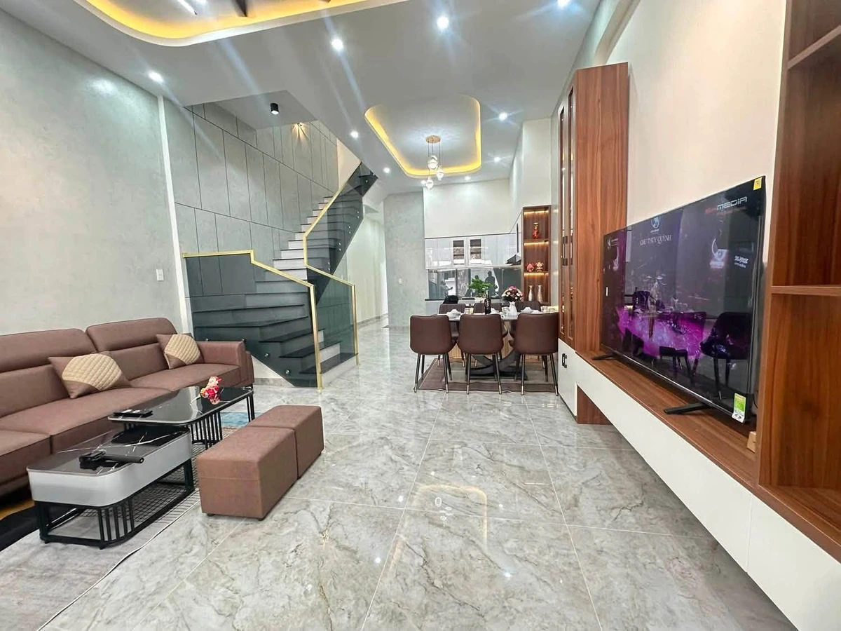 Bán nhà 2 tầng 120m² đường Quang Trung Quảng Ngãi - Ảnh thu nhỏ 3