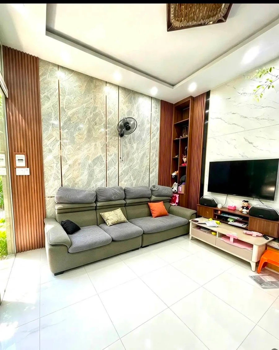 Bán nhà 3 tầng 105,5m² Trần Hưng Đạo Quy Nhơn 2,39 tỷ - Ảnh thu nhỏ 2