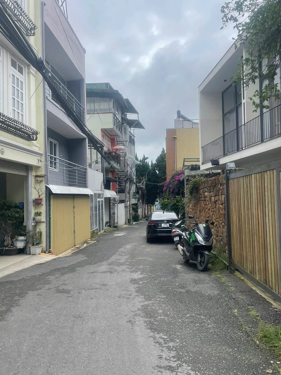 Bán nhà 2 mặt tiền đường Bùi Thị Xuân, Đà Lạt, 175m2, giá 28,5 tỷ - Ảnh thu nhỏ 2