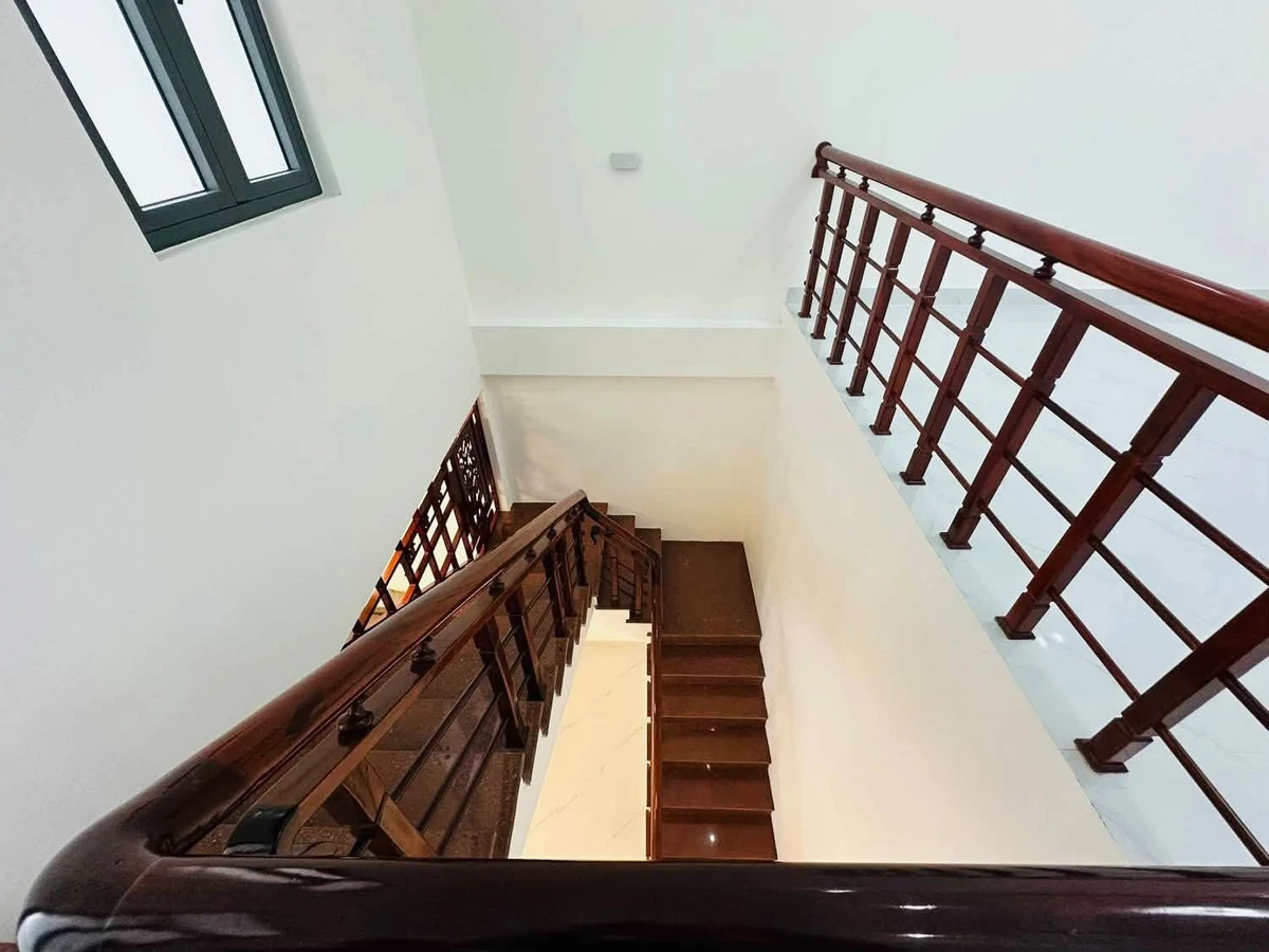 Bán nhà mặt tiền Trần Thái Tông 100m² 3 tầng 3.9 tỷ - Ảnh thu nhỏ 5