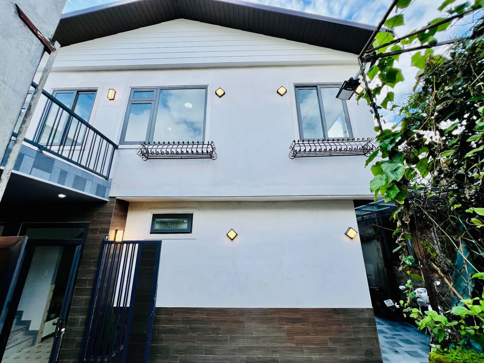 Bán 3 căn nhà mới full nội thất Ngô Thì Sỹ Đà Lạt 180m² 9 tỷ - Ảnh 1