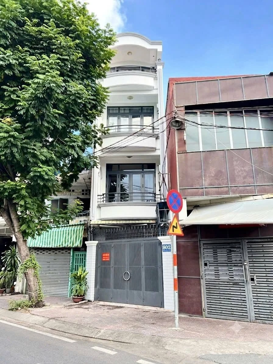 Cho thuê nhà nguyên căn mặt tiền Trường Sa, 163m2, 40 triệu/tháng, Quận 3 - Ảnh 1