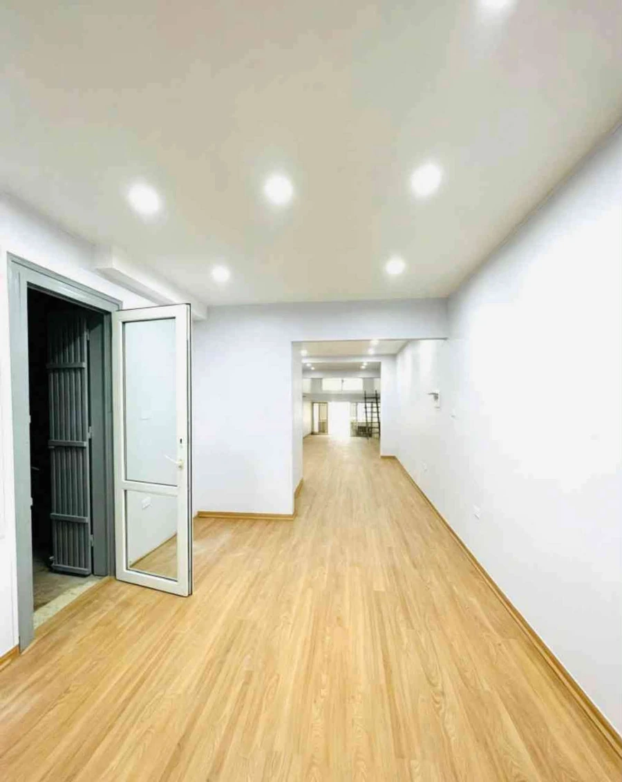 Bán căn tập thể tầng 1 Nguyên Hồng 85m² sử dụng, ô tô đỗ cửa, Hà Nội - Ảnh thu nhỏ 3