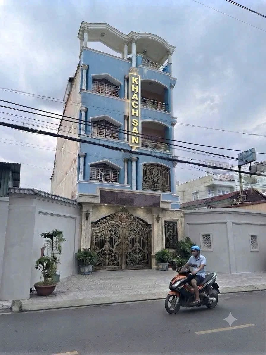 Bán khách sạn 33 phòng, 1.130m², mặt tiền kinh doanh Biên Hòa 15 tỷ - Ảnh 1