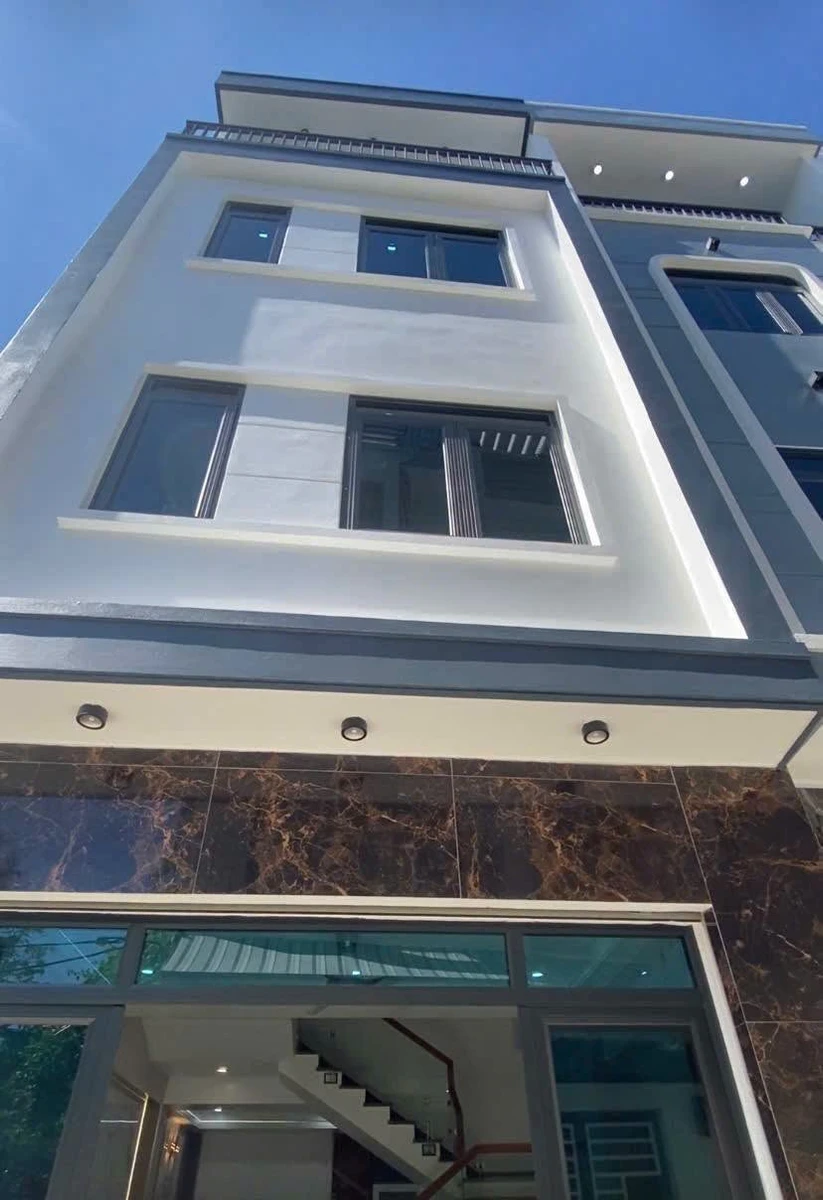 Bán nhà 4 tầng 41m² ô tô đỗ cửa Hải Dương - Ảnh 1