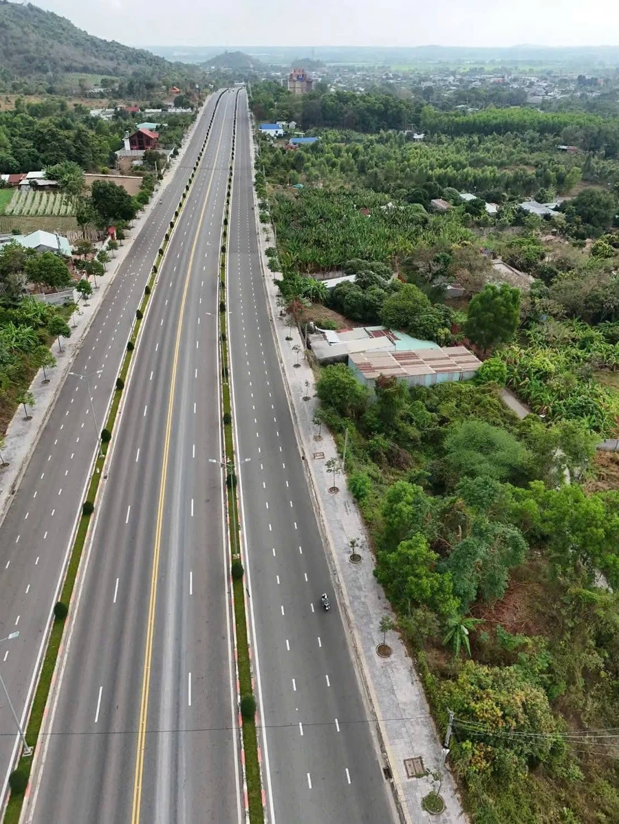 Bán đất 2 mặt tiền Long Hương, Bà Rịa Vũng Tàu, 1.541m², 9.5 tỷ - Ảnh thu nhỏ 3