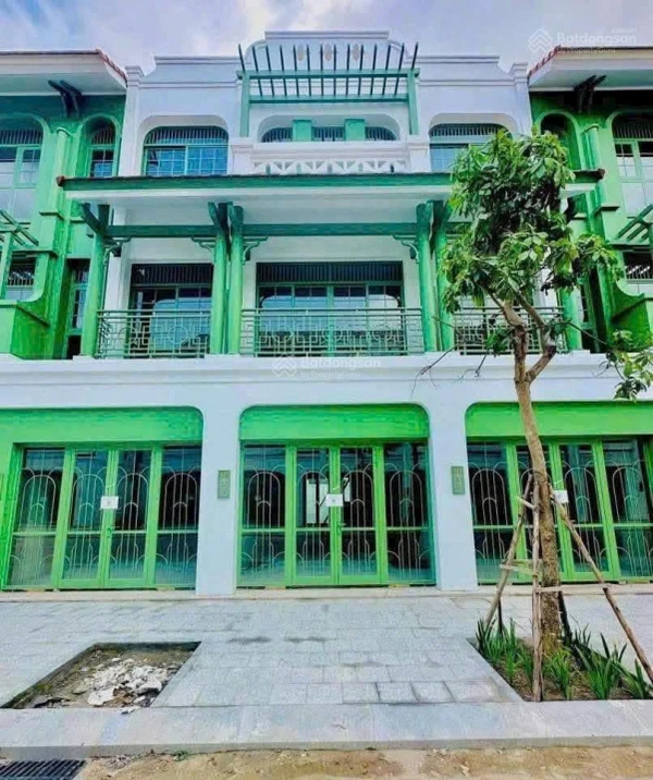 Chậm là mất! Bán nốt căn liền kề 4,5 tầng, diện tích sử dụng 230m2 Sun Hà Nam 4,6 tỷ, Gần công viên