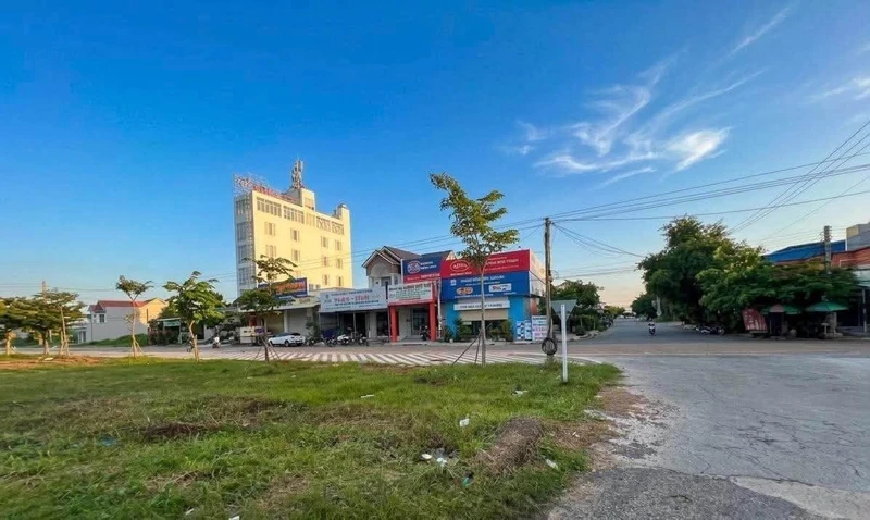 Bán nhà mặt tiền 100m2 mặt đường Song Hành, Bình Thuận