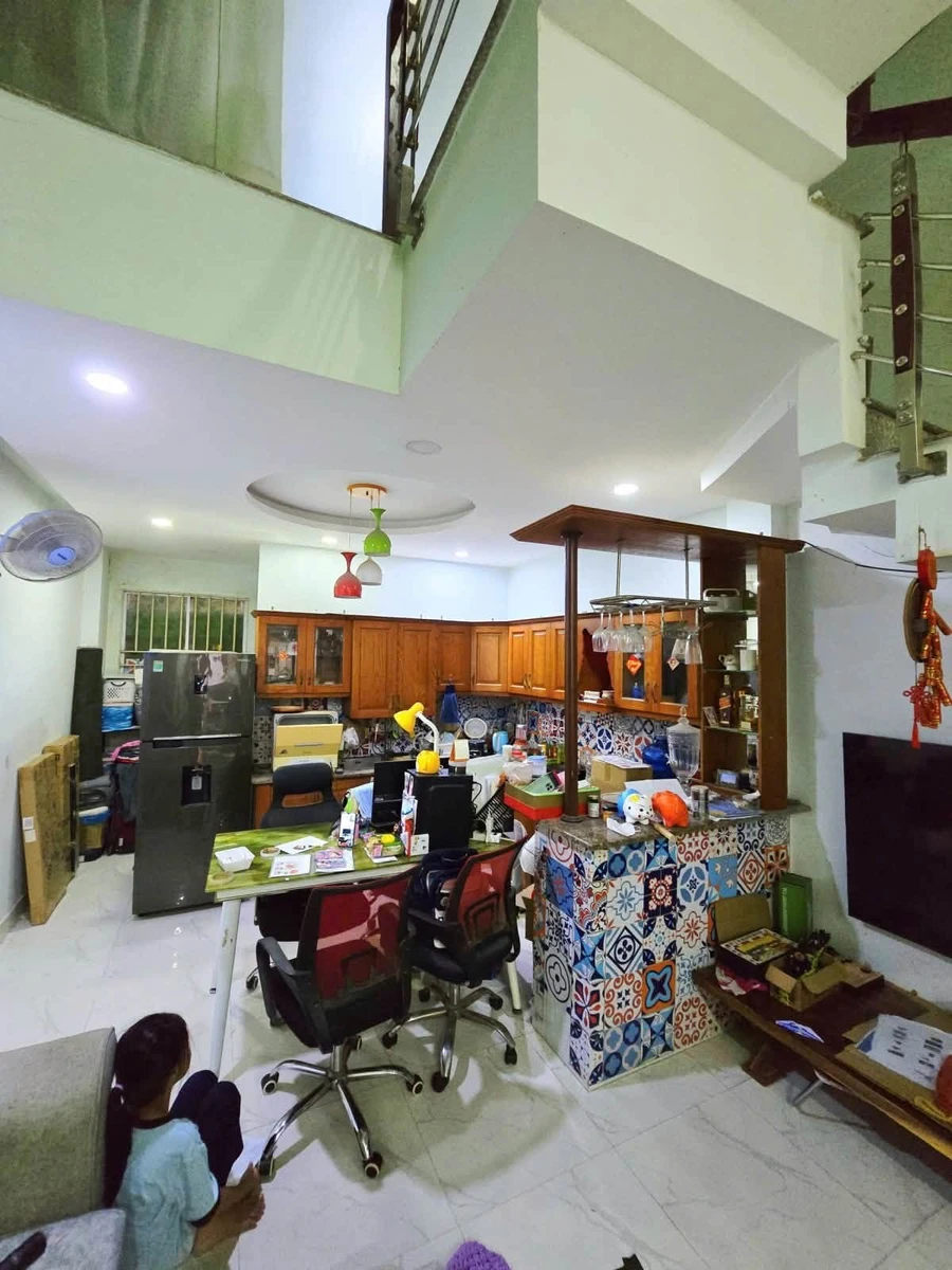 Bán nhà phố 3 tầng 60m² Thủ Đức, gần Vinhomes Grand Park, giá 5.4 tỷ - Ảnh thu nhỏ 2