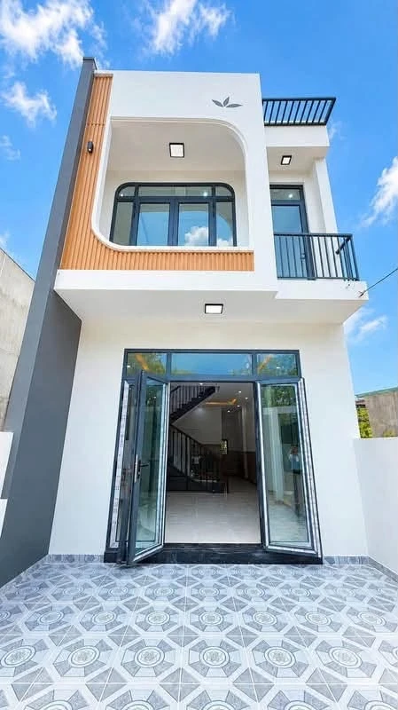 Bán nhà lầu 5x21 mặt tiền DT768 chợ Thạnh Phú 700 triệu