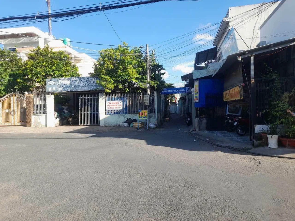 Bán nhà 308,9m² 2 phòng ngủ Phú Khương giá 1,8 tỷ - Ảnh 1