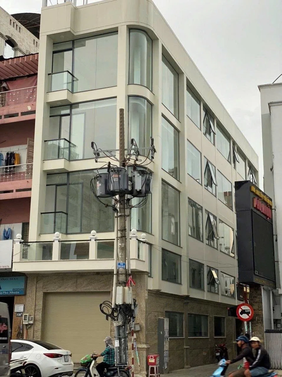 Bán nhà góc 2 mặt tiền Phan Đăng Lưu 132.6m2 59 tỷ - Ảnh 1
