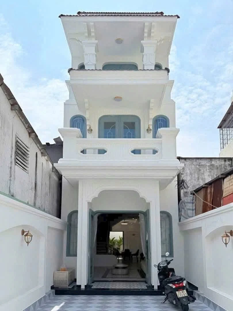 Bán nhà 1 trệt 2 lầu hẻm ô tô 104m2 Quận 12 - 9,3 tỷ - Ảnh 1
