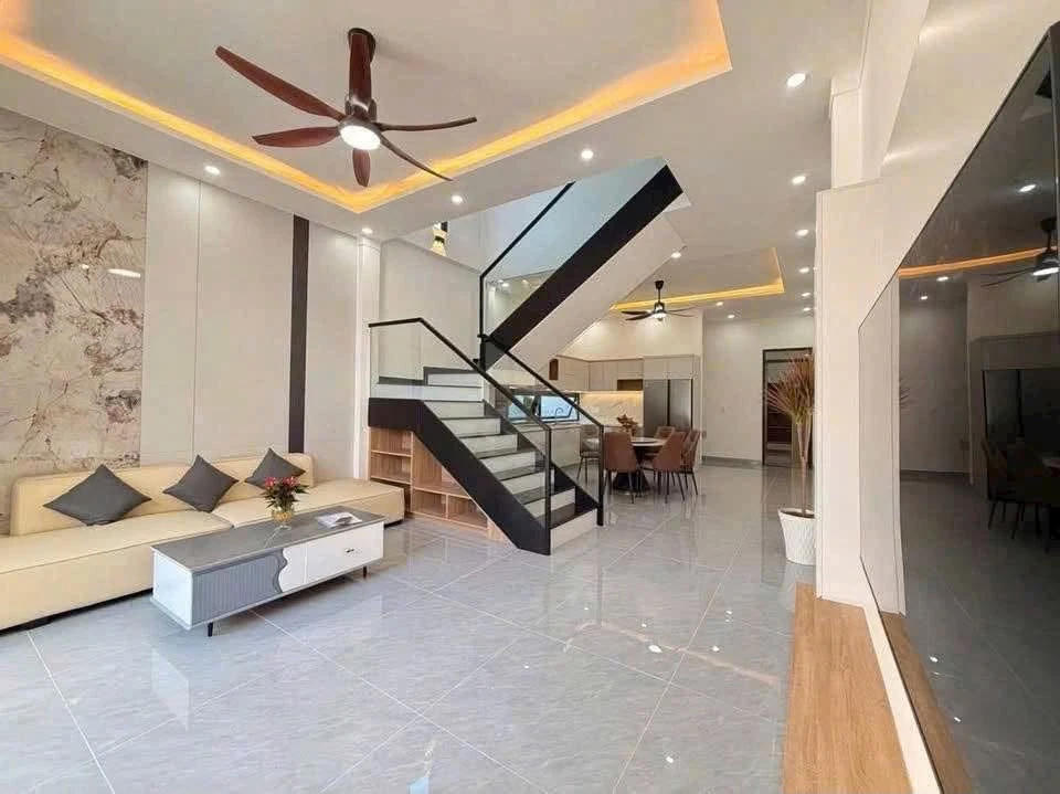 Nhà lầu Phước Tân 130m² 3 phòng ngủ, sổ hồng riêng - Ảnh thu nhỏ 2