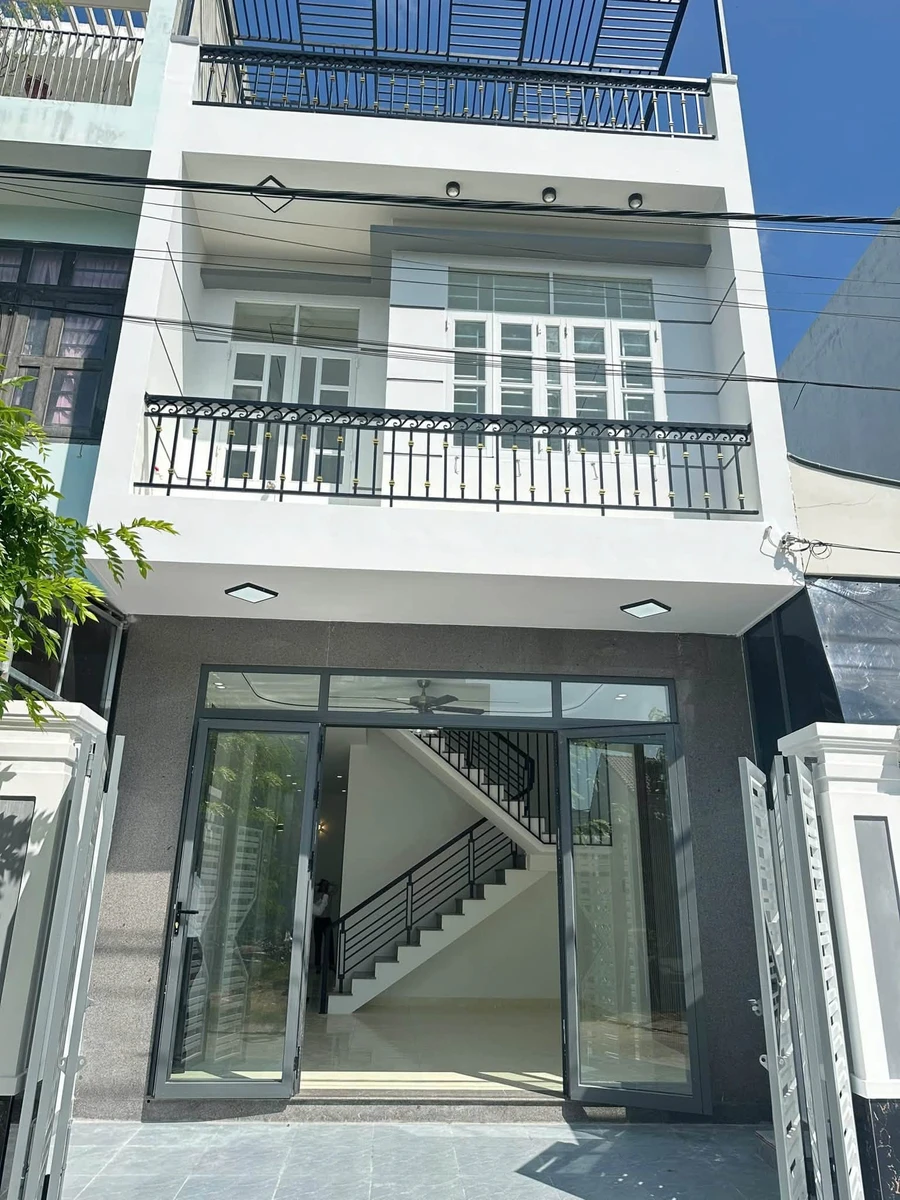 Bán nhà đúc 3PN 142m2 Tuy Hoà 2 tỷ 950 - Ảnh 1