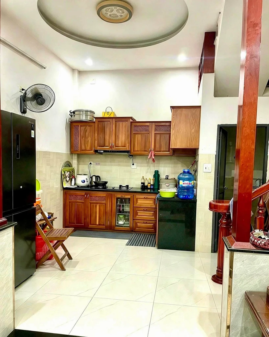 Bán nhà 3 tầng 105.5m² Trần Hưng Đạo Quy Nhơn 2.45 tỷ - Ảnh thu nhỏ 2