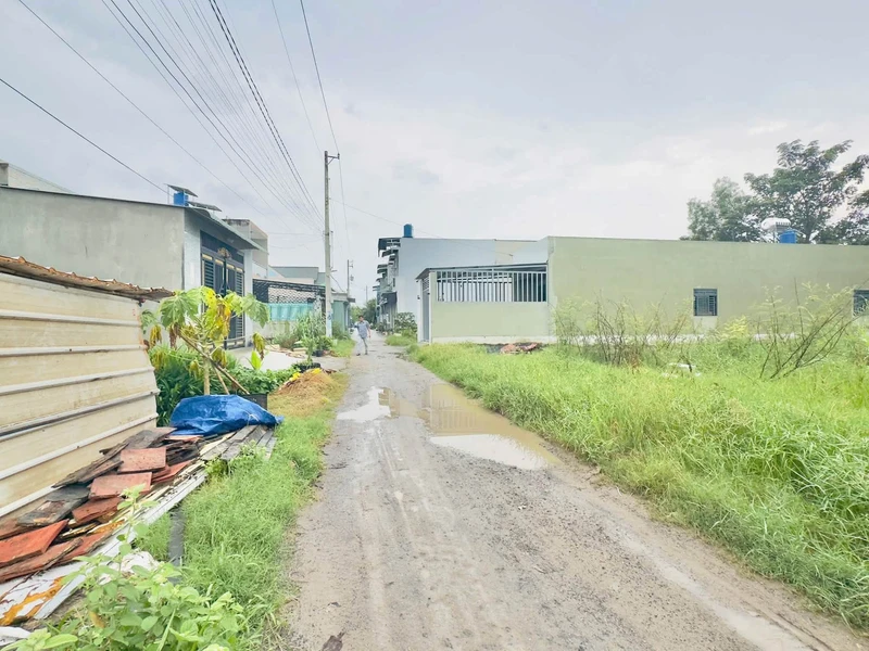 Bán nhà 2PN 120m2 có sổ hồng tại Long Hoa, Tây Ninh 3x4m